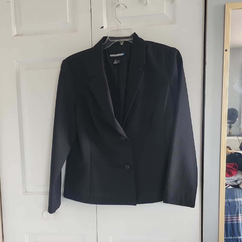 Requirements Black Blazer Tailored for Professional Settings